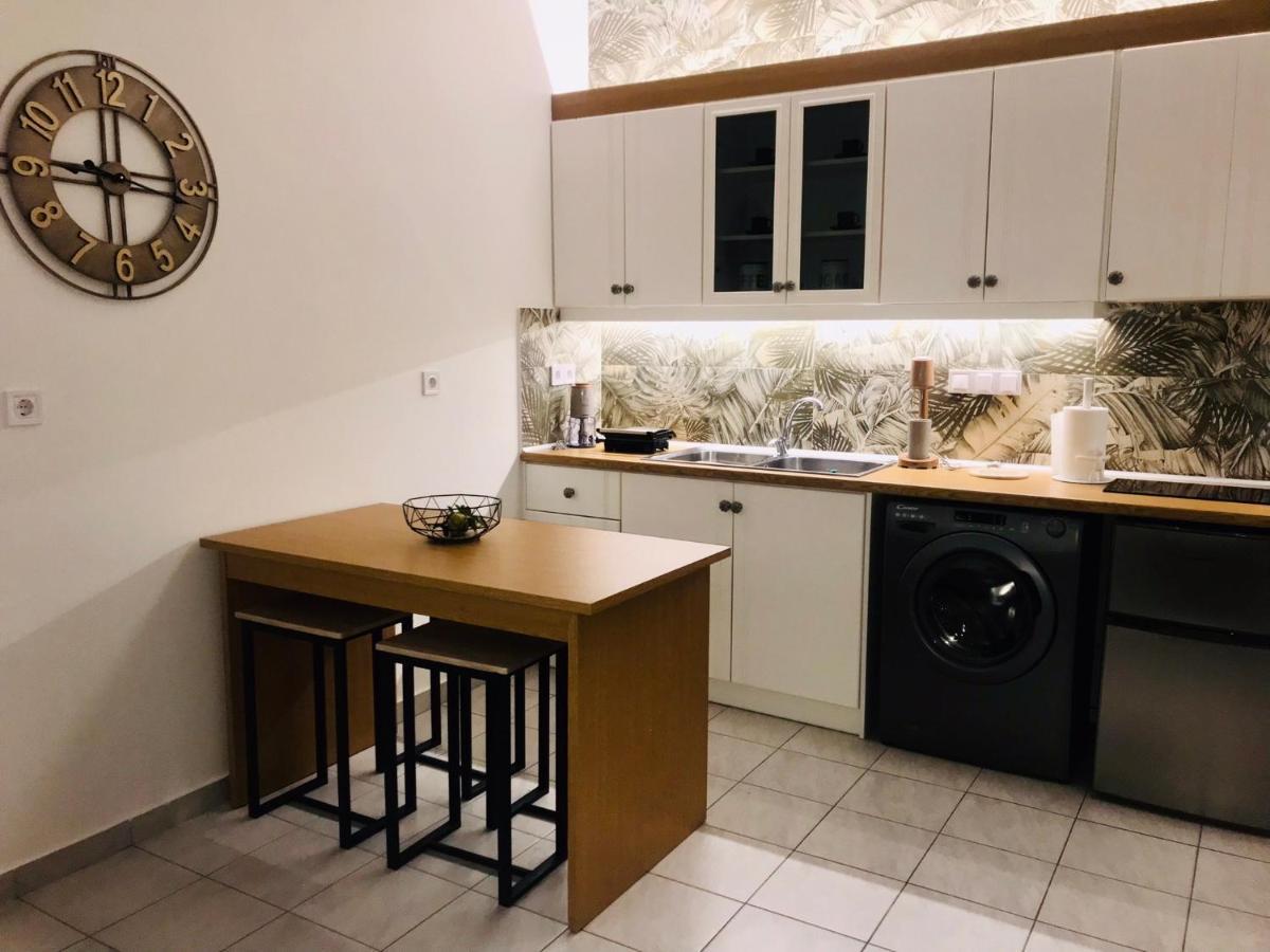 Benaki Balsam Appartement Kalamáta Buitenkant foto